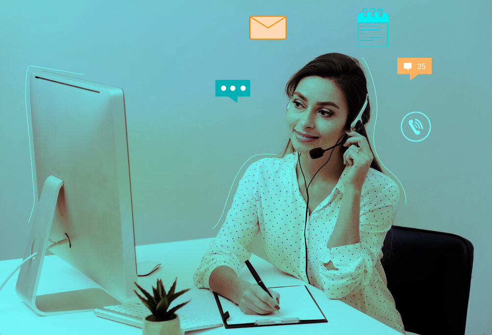 Assistante téléphonique répondant a ses clients